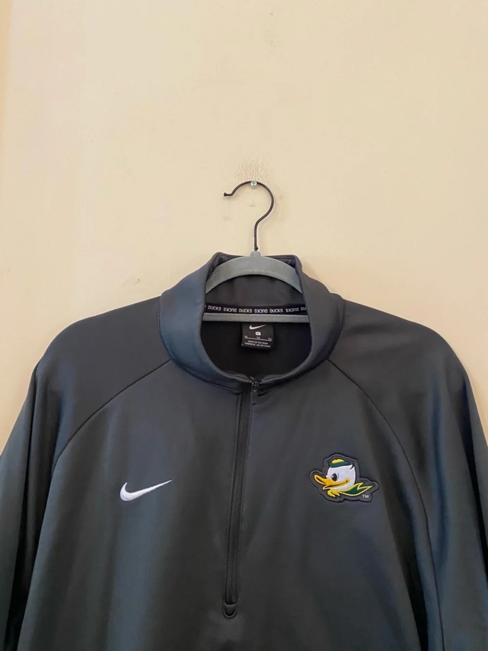 Nike Oregon Ducks Therma-FIT Quarter Zip Pullover Jacket Mens XL Charcoal Gray